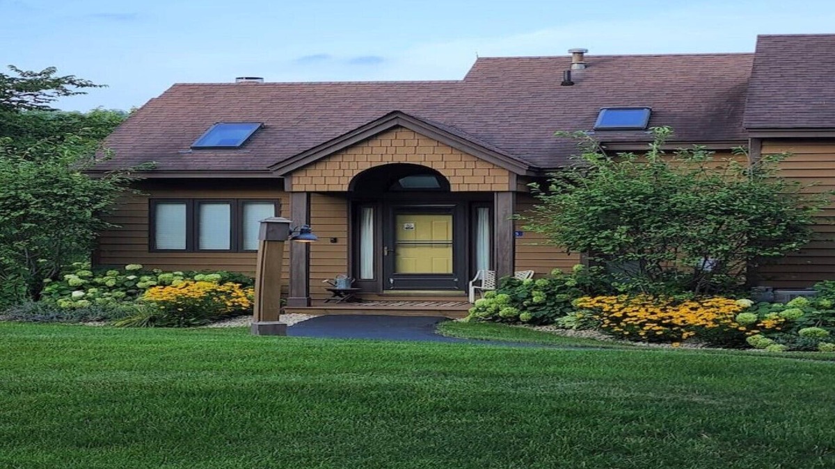 The Galena Territory Condo | 2 bed 2 bath condo in gorgeous Galena Territory