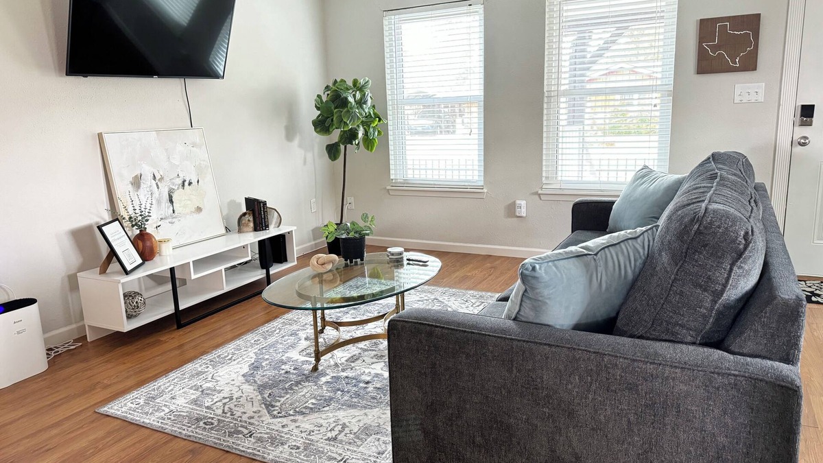 Spring House | 2 bed 2 bath Modern Farmhouse in Old Town Spring