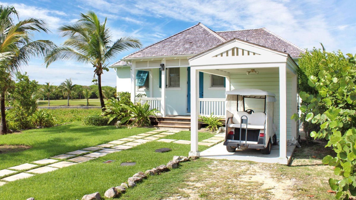 Schooner Bay Village House | 2 Bed 2 Bath Waterfront House located in Schooner Bay, Abaco