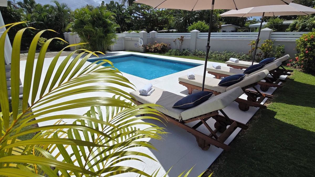 Sunset Crest Villa | 2 bed 2 bath with Private Pool - Close to All Amenities!