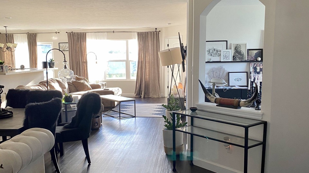 St. John House | 2 Bed, 2 Full Baths Ranch Townhome Near Chicago