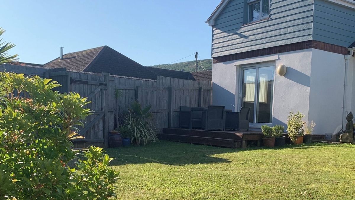 Croyde Apartment | 2 Bed Apartment, 5 Minutes Walk To Popular Surfing Beach and Croyde Village