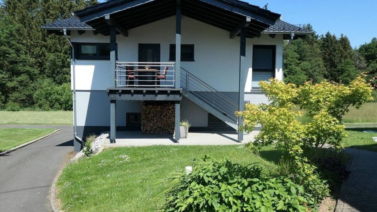 Hartlingen Apartment | 2 bed apartment Elbbachblick - Ferienwohnungen Hof Elbbachtal