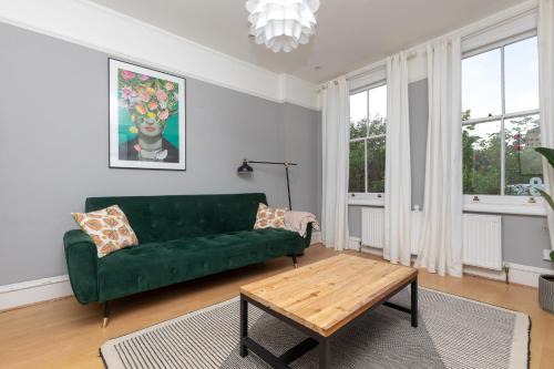 Crystal Palace Apartment | 2 Bed Apartment in Sydenham, London