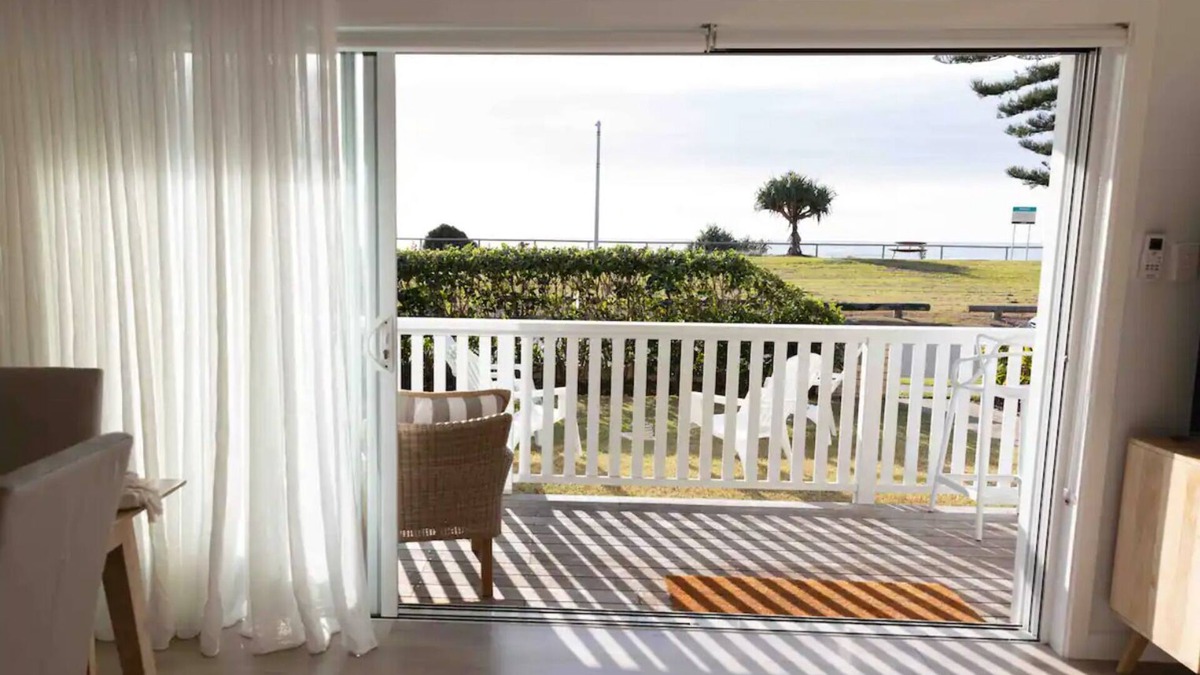 Miami Apartment | 2 Bed apartment opposite the beach