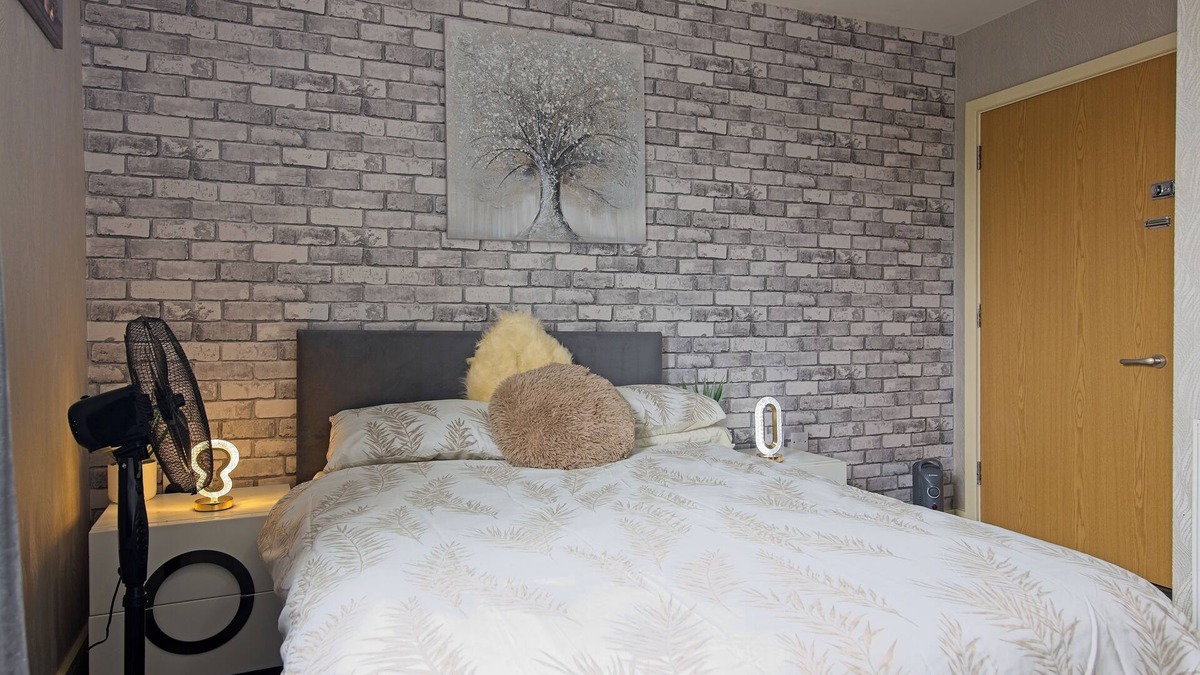 Rusholme Apartment | 2 Bed Apt - Free Parking - Close to City Centre