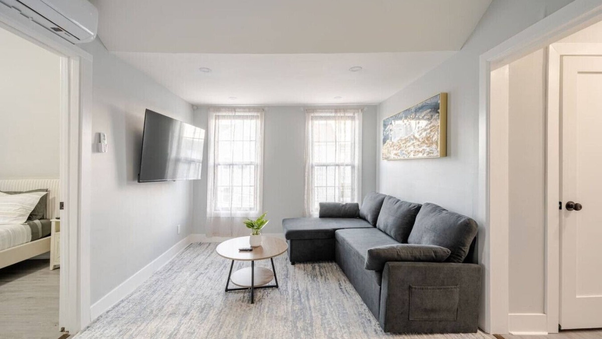Black Rock Historic District Apartment | 2 Bed Apt in BlackRock by beach