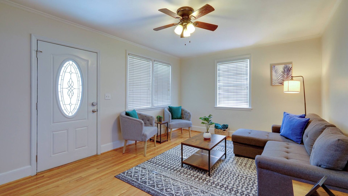 Cayce House | 2 Bed - Charming Home - Cayce (W Columbia)