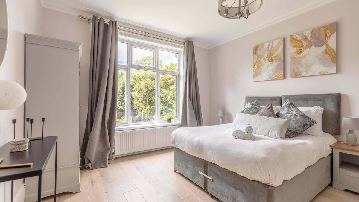 Ascot Apartment | 2-Bed Close to Windsor Castle & Ascot Races