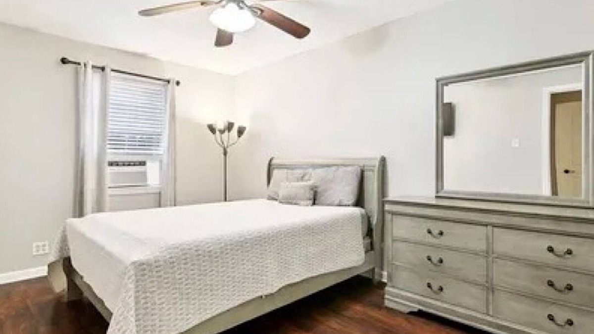 French Quarter Condo | 2 bed condo - 1 block to Quarter. Very walkable.