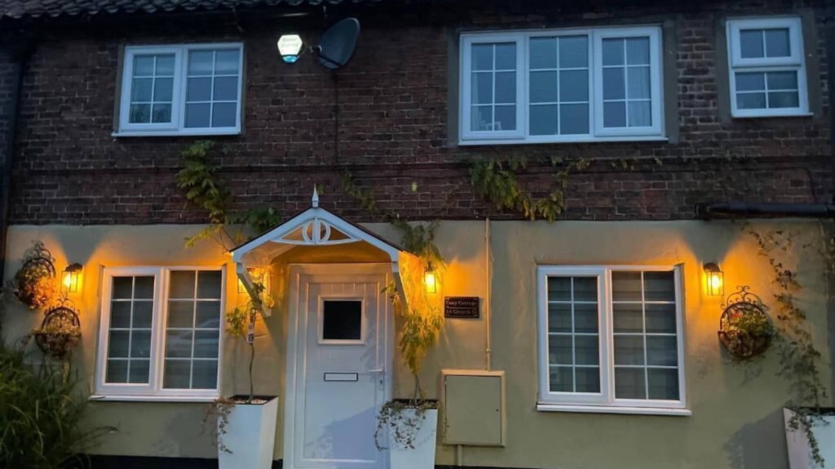 Bawtry Cottage | 2 Bed 'Cosy Cottage' Central Bawtry High End Decor