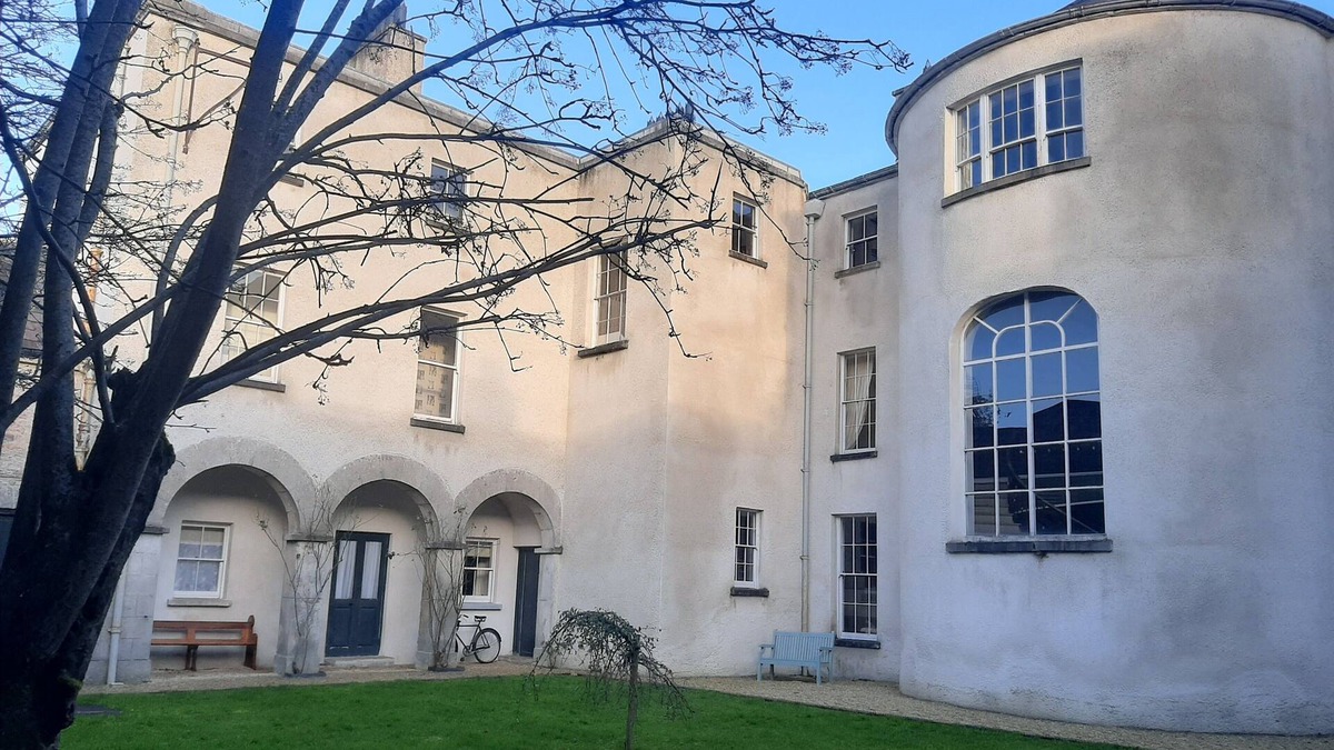 Kells Apartment | 2 Bed Courtyard Apartment