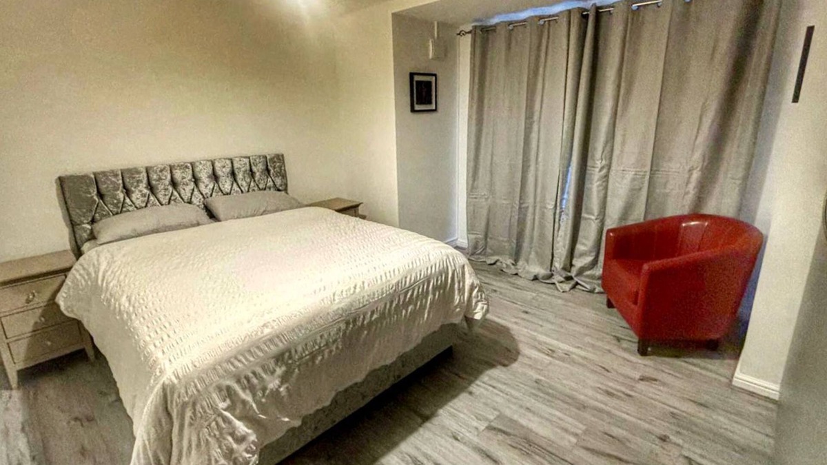 Langley Marish Apartment | 2 bed (ensuite) garden apartment gated, close to Langley, Heathrow , Windsor