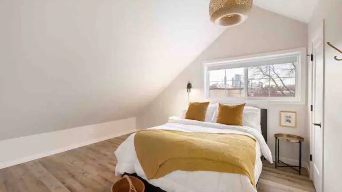 Inglewood House | 2 bed Fantastic Inglewood guesthouse w parking