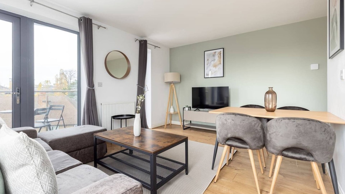 Whittington Apartment | 2 Bed Flat near Colindale Station