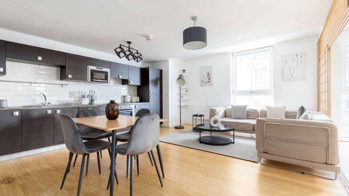 De Beauvoir Apartment | 2 Bed Flat with Balcony in Dalston
