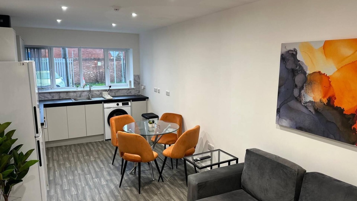 Long Eaton Apartment | 2-Bed Flat with Free Parking Near Nottingham