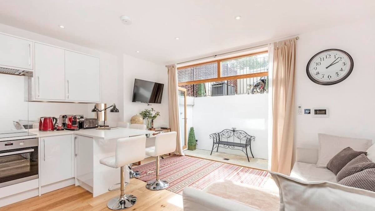 Parsons Green and Walham Apartment | 2 Bed - Fulham Broadway - Garden - Pets Allowed