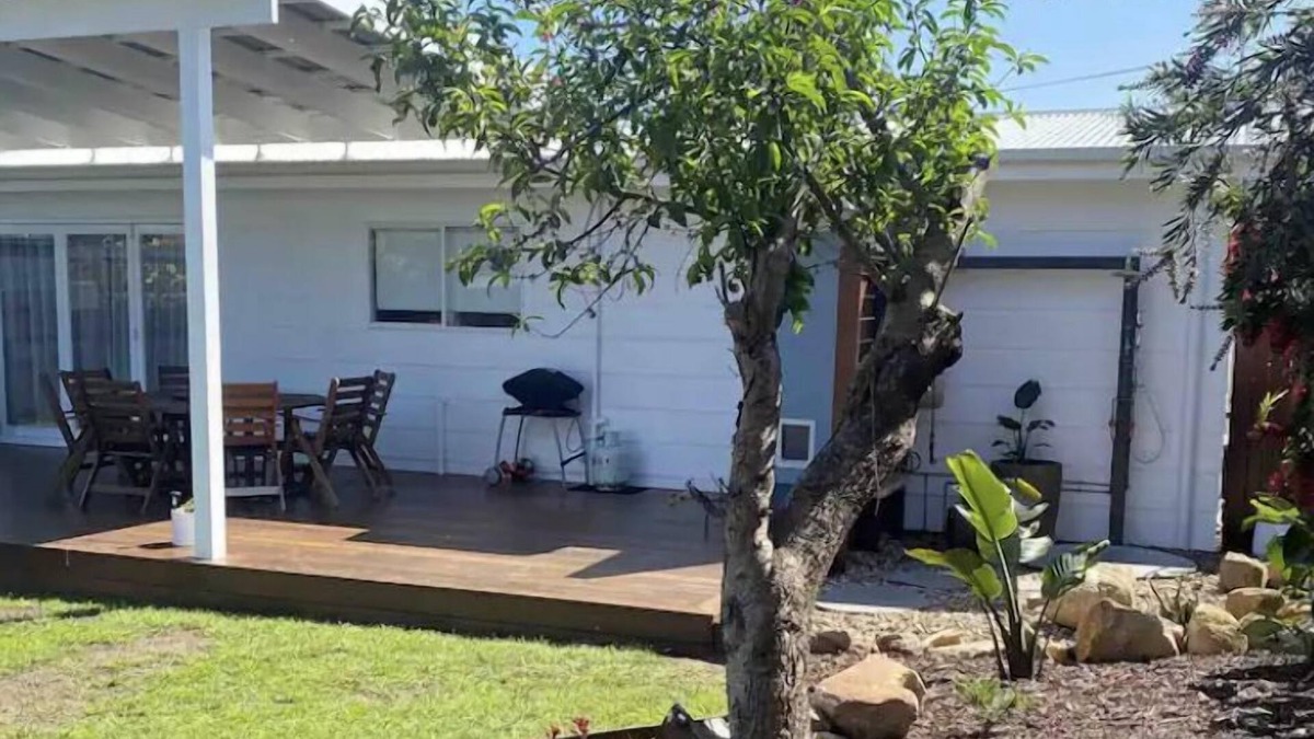 San Remo House | 2 Bed Home Walking Distance From Shops And Beach