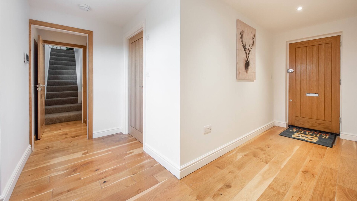 Herongate Other | 2 Bed House with Gated Driveway