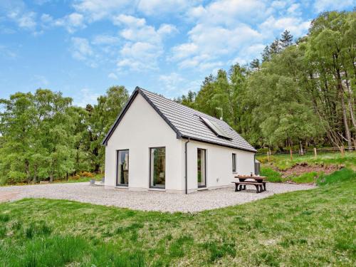 East Lewiston House | 2 Bed in Kiltarlity 95056