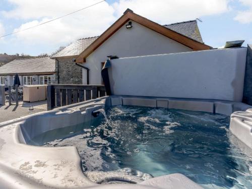 Lampeter House | 2 Bed in Lampeter 86507