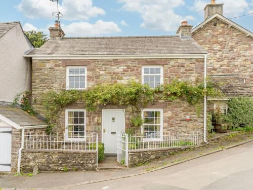 Llangynidr House | 2 bed in Llangynidr BN023