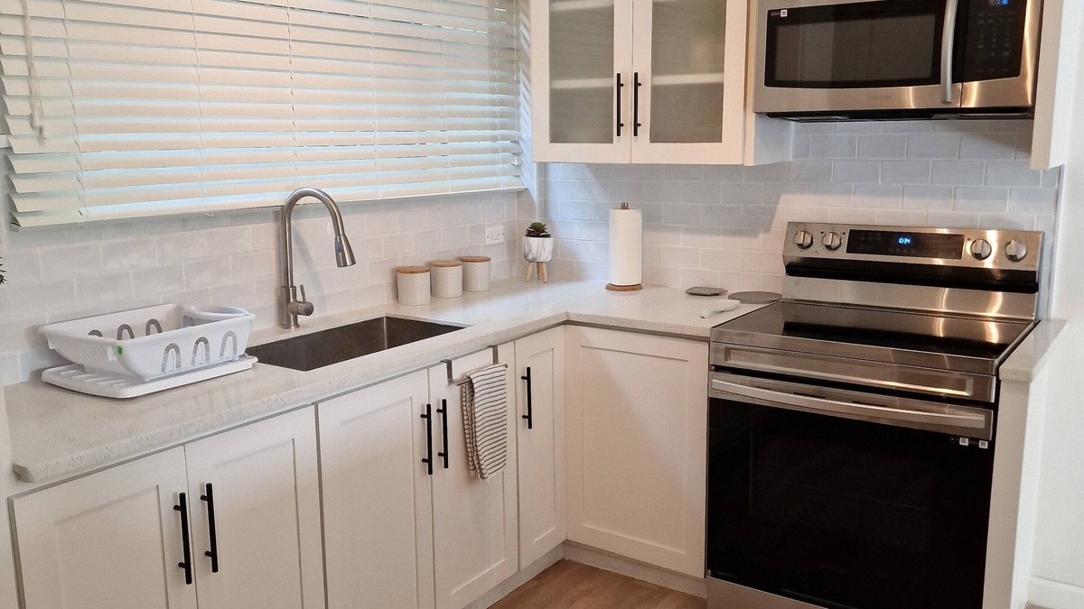 St. Augustine Apartment | 2 Bed parking gated modern