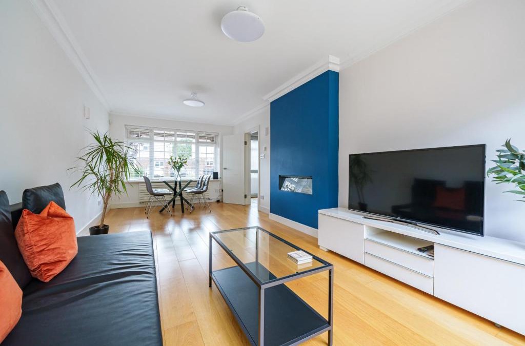 Underhill Villa | 2 bed semi-detached house to rent in Connaught Road, Barnet EN5