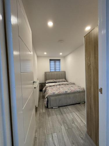Lacey Green House | 2 Bed-Sleeps 5-Free Parking-Pet Friendly