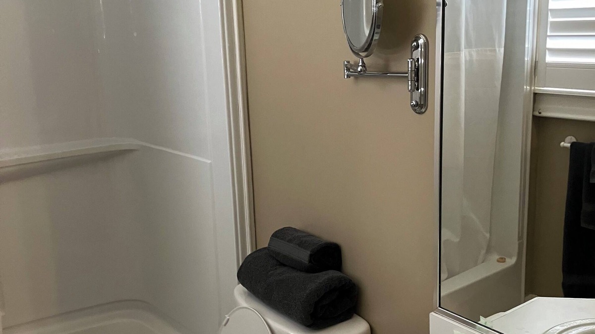 Camlachie Bed & Breakfast | 2 Bed Suite @ Sawmill Creek Resort