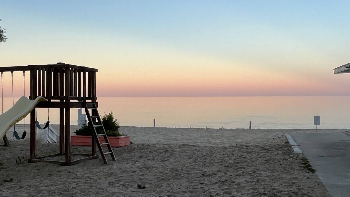 Oscoda Resort | 2 bedroom cottage on lake huron