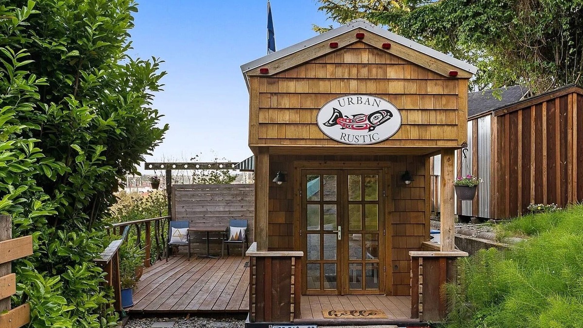 North Admiral Cabin | 2-Bed West Seattle Tiny Home w/views of Downtown
