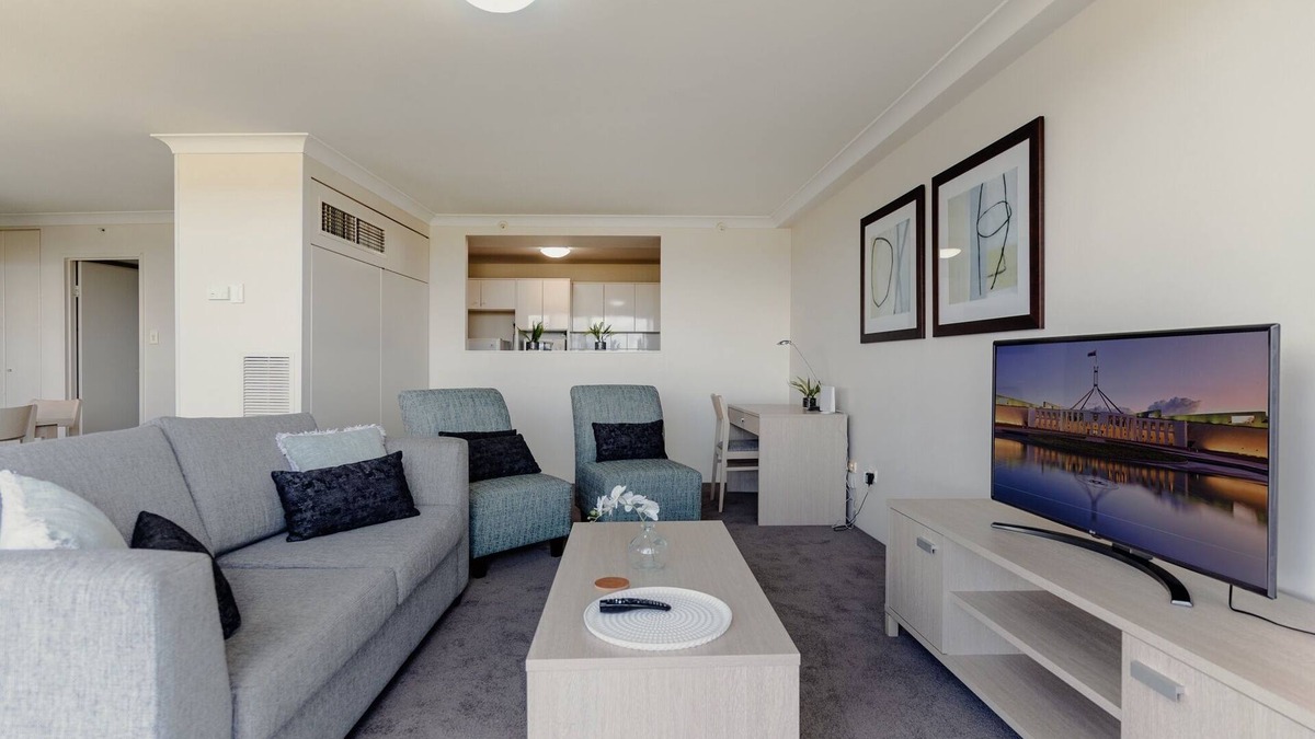City West Apartment | 2-Bed with Gym, Tennis Court & Stunning Lake Views