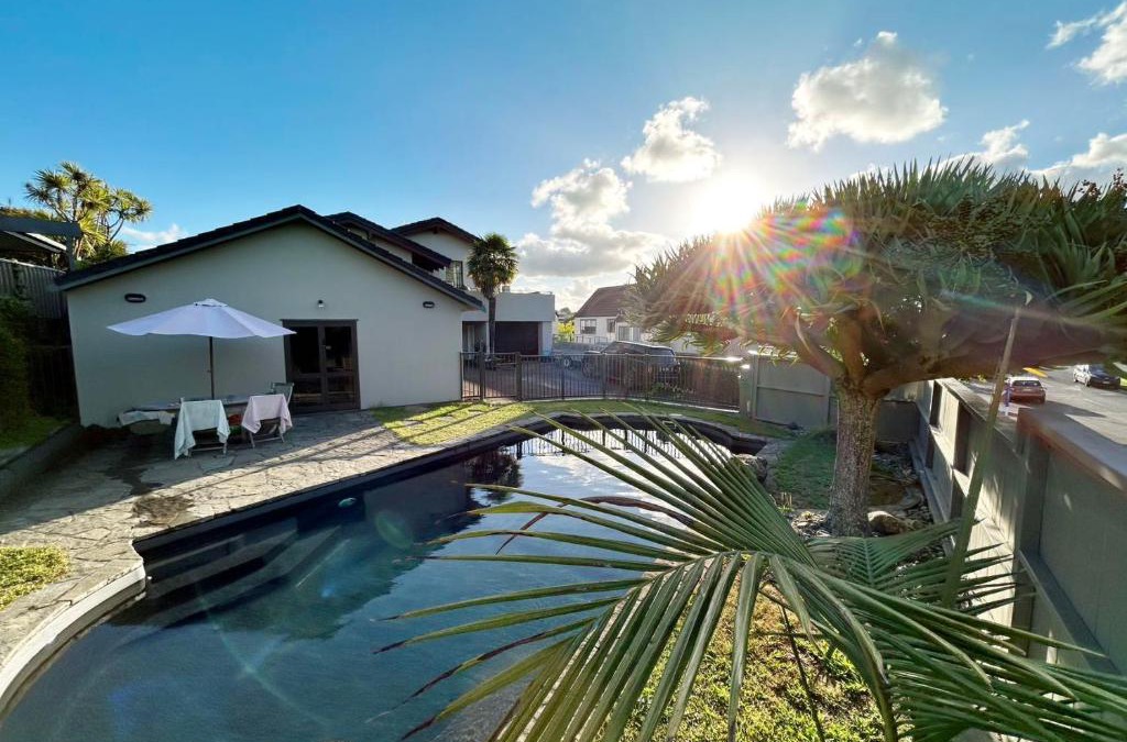 St. Heliers House | 2 Beddie by the Bay