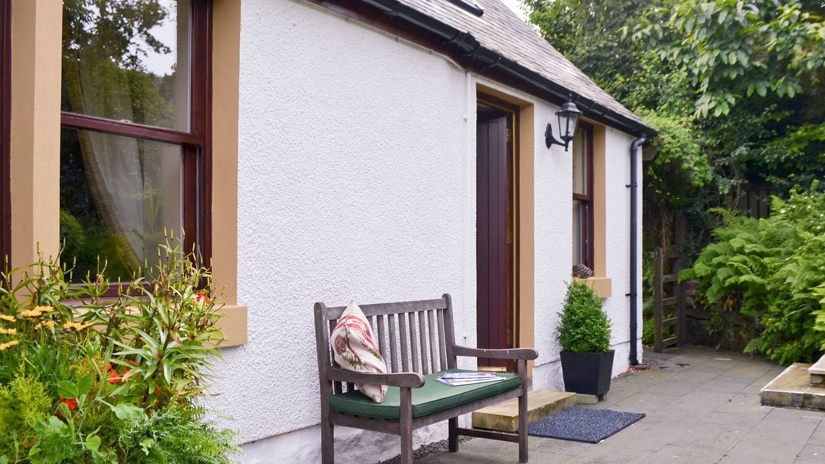 Dollar Cottage | 2 bedroom accommodation in Burnfoot near Gleneagles