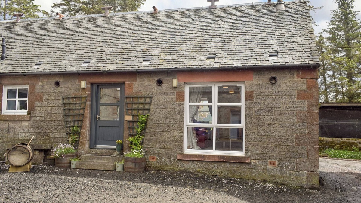 Fintry Cottage | 2 bedroom accommodation in Campsie Fells nr Fintry