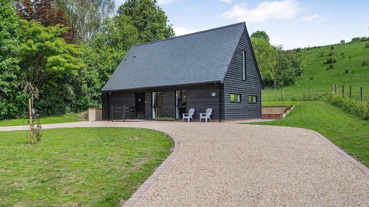 Farley Cottage | 2 bedroom accommodation in Pitton near Salisbury