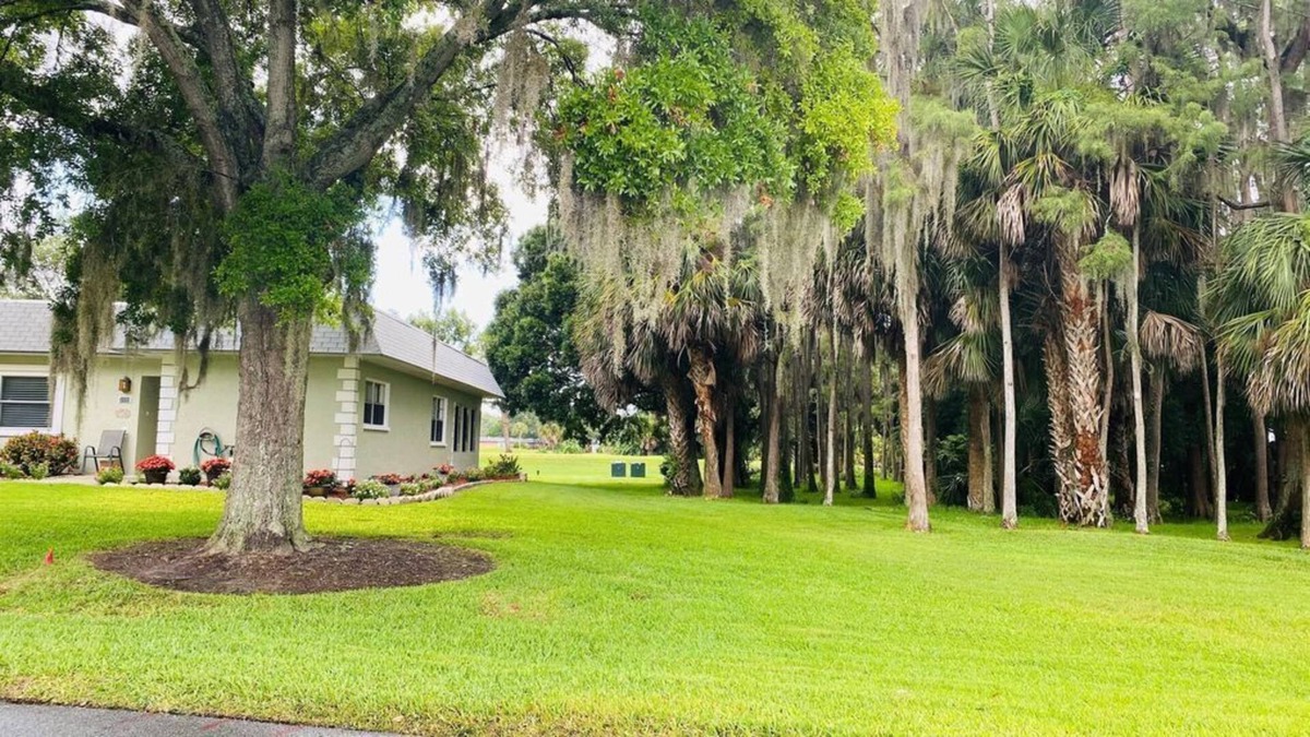 New Port Richey House | 2 Bedroom Townhome 422833 by Houzlet
