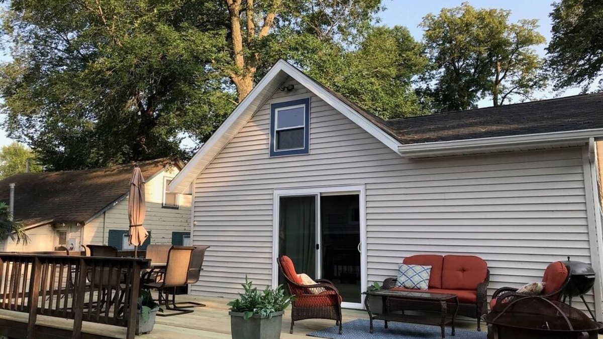 Clear Lake House | 2 bedroom 1.5 bath home- Plus loft in beautiful Clear Lake, IA- South Shore