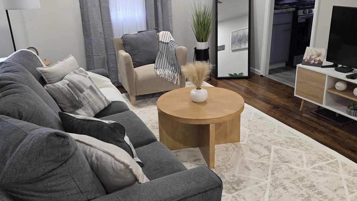 Lafayette House | 2 Bedroom 1 bath house, with a full finished basement. Modern and clean.
