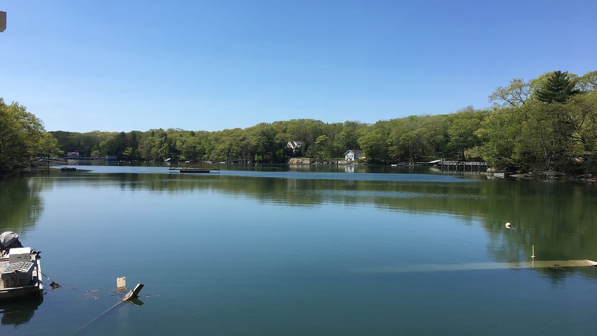 East Boothbay House | 2 bedroom 1 bath, large deck and dock, on the water in peaceful cove, Year
