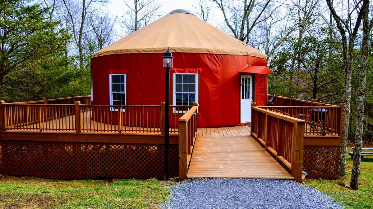 Glen Lyn Cabin | 2 Bedroom, 1 Bath Luxury Yurt