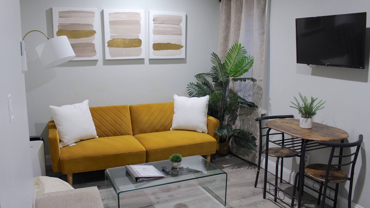 Downtown Albany Apartment | ★ 2 BEDROOM/1 BATH TRENDY Apt ★ Downtown Albany