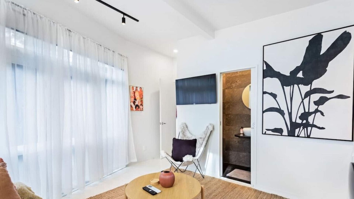 Titirangi House | 2 bedroom | 1 bathroom | Tranquil Bush setting