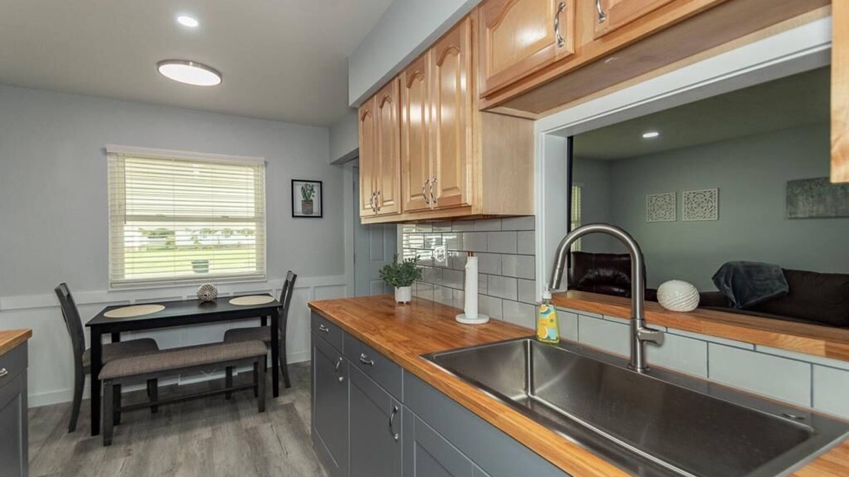 Wickliffe House | 2 bedroom, 1 bathroom, with office Retreat!