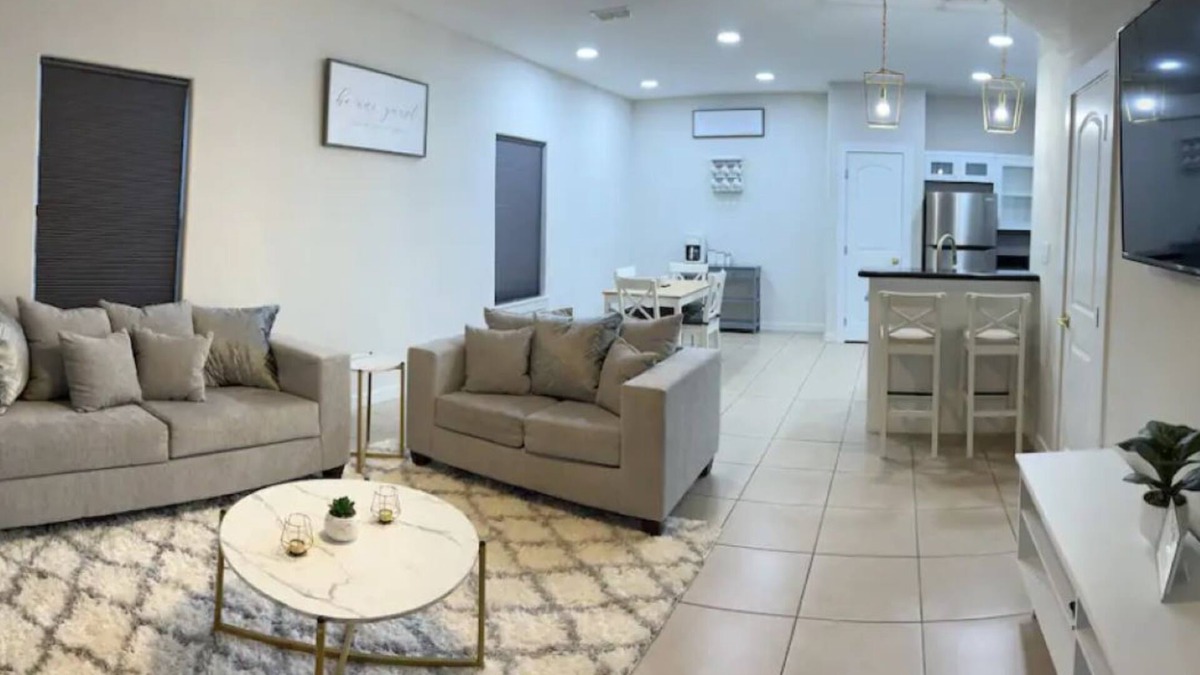 McAllen Condo | 2-Bedroom/2.5 Bath Condo with Pool and Picnic Area