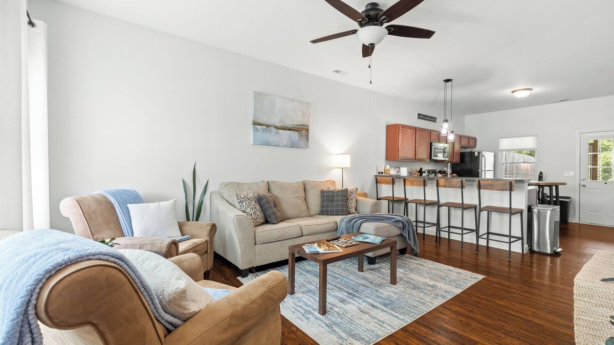 Hubert House | 2 Bedroom 2.5 bath minutes from Downtown Swansboro, Emerald Isle & Camp Lejeune.
