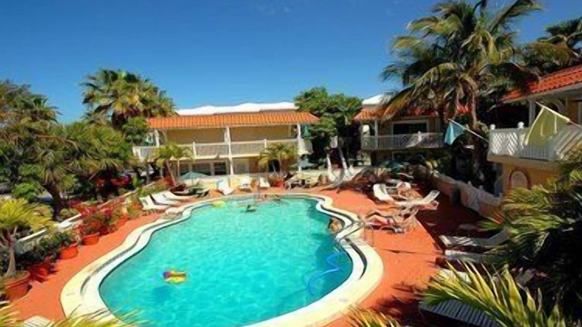 Bradenton Beach Hotel | 2 Bedroom, 2 Bathroom on the bay front. #157 Pet Friendly