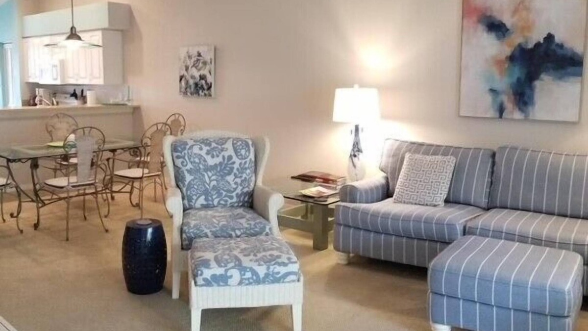 Palmer Ranch Condo | 2-bedroom 2 bath active community at Stoneybrook